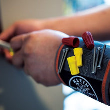 Load image into Gallery viewer, Tradesman Pro Magnetic Wristband  55895  KLEIN
