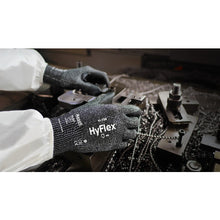 Load image into Gallery viewer, Cut-Resistant Gloves HyFlex 11-738  11-738-7  Ansell
