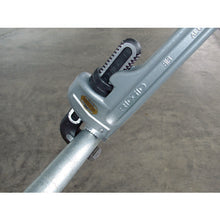 Load image into Gallery viewer, Aluminum Straight Pipe Wrench  31105  RIDGE
