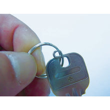 Load image into Gallery viewer, Nickel Q Ring  P-10113  Nissa Chain

