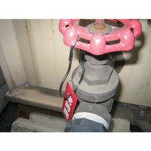 Load image into Gallery viewer, Display Hook  P-2138  Nissa Chain
