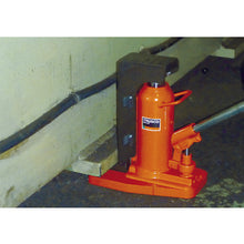 Load image into Gallery viewer, Hydraulic Toe Jack c/w Jaw  TTJ-1.2  TRUSCO
